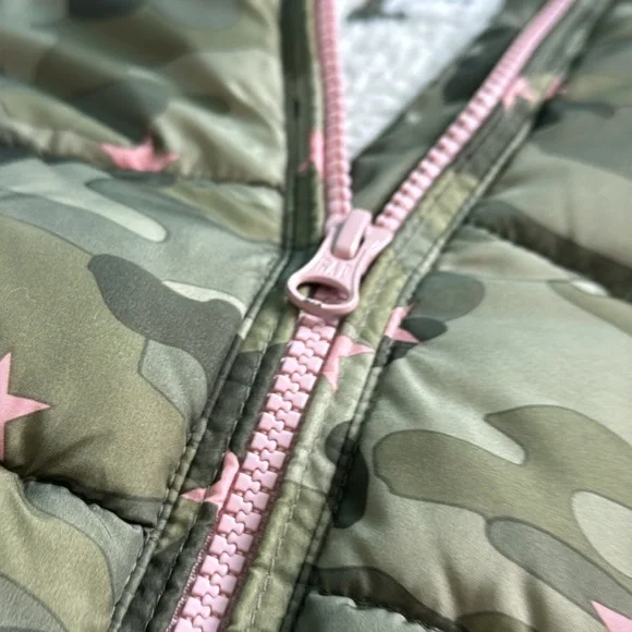 GAP Kids Camo Puffer Zip Up Jacket Size M